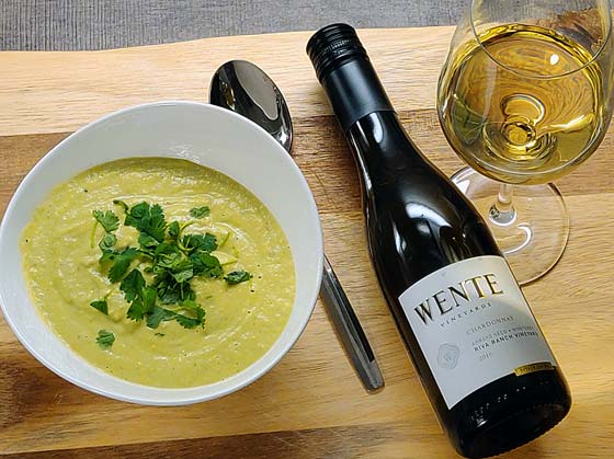 Avokadokeitto ja Wente Vineyards Chardonnay