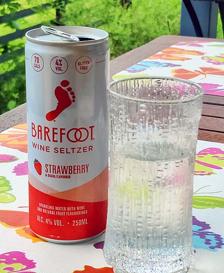 Barefoot Wine Seltzer Strawberry Guava