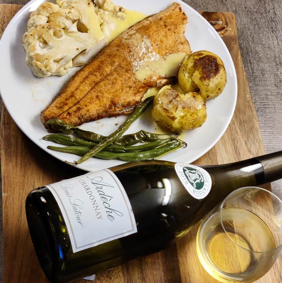 Chardonnay ja nieriää beurre blanc