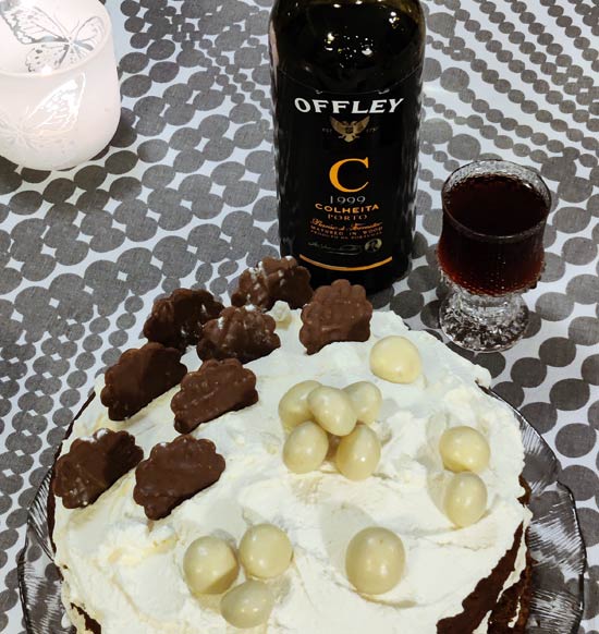 Colheita portviini ja suklaakakku