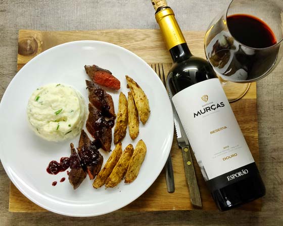 Quinta dos Murças Reserva, poroa, perunaa ja kukkakaalia