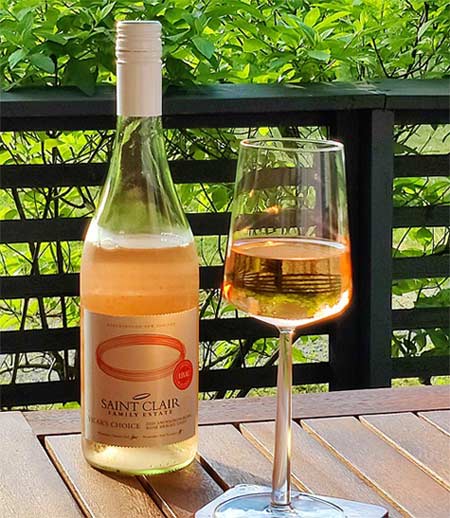 Saint Clair Vicar’s Choice Sauvignon Blanc Rosé Bright Light 2020