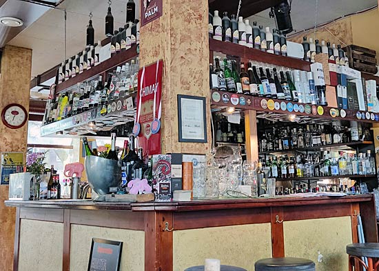 Gastropub Tuulensuu baaritiski