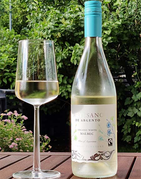 White Malbec pullo ja lasi
