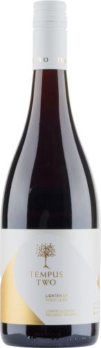 [kuva: Tempus Two Lighten Up Pinot Noir 2020(&copy; Alko)]