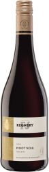 [kuva: FJ Regnery Klüsserather Bruderschaft Pinot Noir 2021]