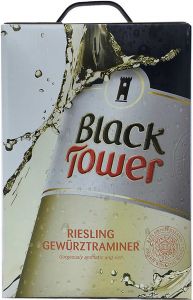 [kuva: Black Tower Riesling Gewürztraminer 2017 hanapakkaus(&copy; Alko)]