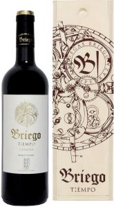 [kuva: Briego Tiempo Crianza 2014 lahjapakkaus(&copy; Alko)]