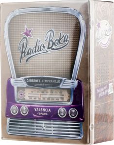 [kuva: Radio Boka Cabernet Sauvignon Tempranillo 2019 hanapakkaus(&copy; Alko)]