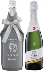 [kuva: Anna de Codorníu Organic Cava Brut lahjapakkaus(&copy; Alko)]