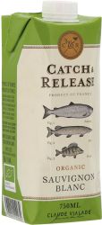 [kuva: Catch & Release Organic Sauvignon Blanc 2020 kartonkitölkki]