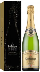 [kuva: Wolfberger Crémant d'Alsace Brut lahjapakkaus(&copy; Alko)]