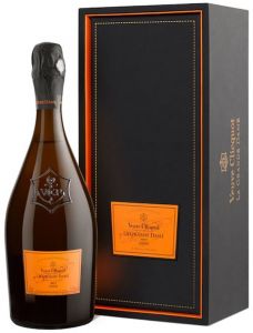 [kuva: Veuve Clicquot La Grande Dame Champagne Brut 2006(&copy; Alko)]