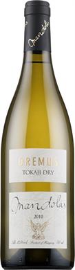 [kuva: Oremus Mandolás Tokaji Dry 2011(&copy; Alko)]