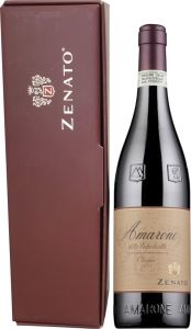 [kuva: Zenato Amarone della Valpolicella Classico 2014 lahjapakkaus(&copy; Alko)]