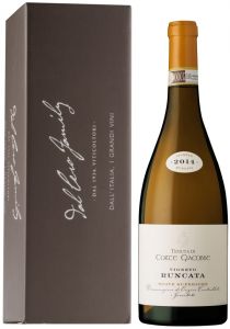 [kuva: Dal Cero Vigneto Runcata 2015 lahjapakkaus(&copy; Alko)]