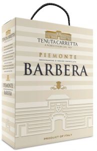 [kuva: Tenuta Carretta Piemonte Barbera 2017 hanapakkaus(&copy; Alko)]