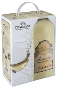 [kuva: Tommasi Adorato Appassionato Bianco Organic 2019 hanapakkaus(&copy; Alko)]