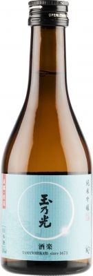[kuva: Tamanohikari Shuraku Junmai Ginjo Sake(&copy; Alko)]