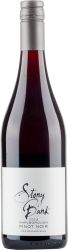 [kuva: Stony Bank Pinot Noir 2023]