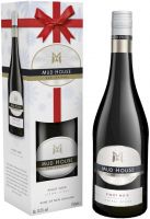 [kuva: Mud House Central Otago Pinot Noir 2018 lahjapakkaus]
