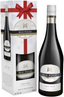 [kuva: Mud House Central Otago Pinot Noir 2016 lahjapakkaus]