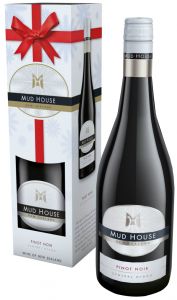 [kuva: Mud House Central Otago Pinot Noir 2016 lahjapakkaus(&copy; Alko)]