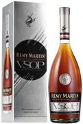 [kuva: Rémy Martin VSOP lahjapakkaus]